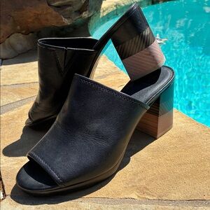 Frye Black Leather Women’s Mules slides sandals with Multi-Stripe block Heel 10